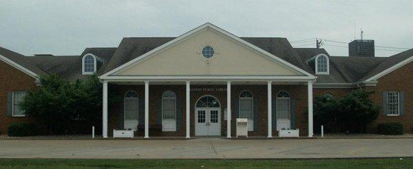 The Sikeston Public Library, located at 121 East North Street in downtown Sikeston.