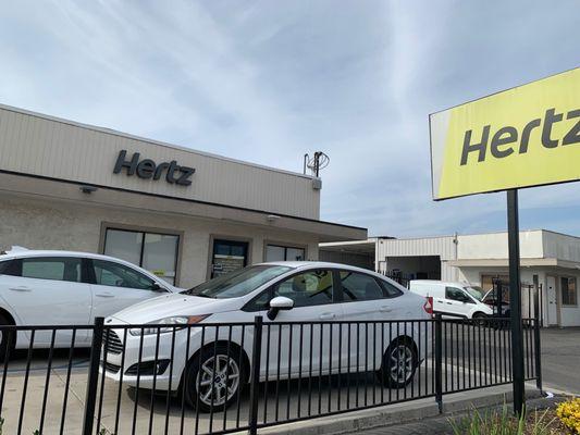 Hertz Car Rental - Escondido - Metcalf Street HLE