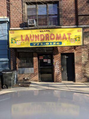 Akko Flats Laundromat