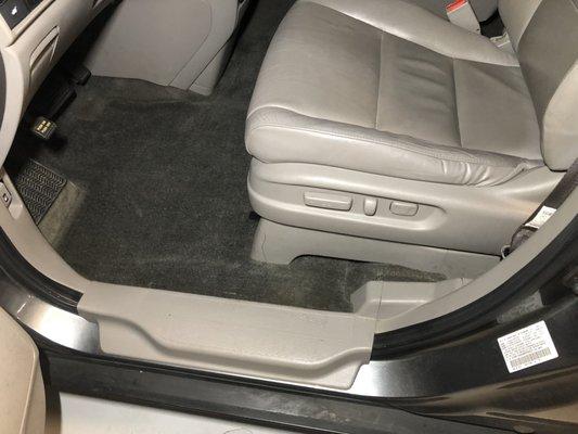 MINI VAN INTERIOR CARPET/SEAT CLEANING