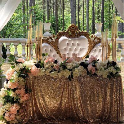 WEDDING SWEETHEART TABLE