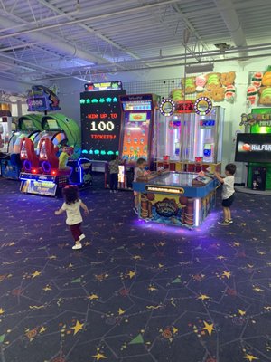 Very fun arcade for all ages!!