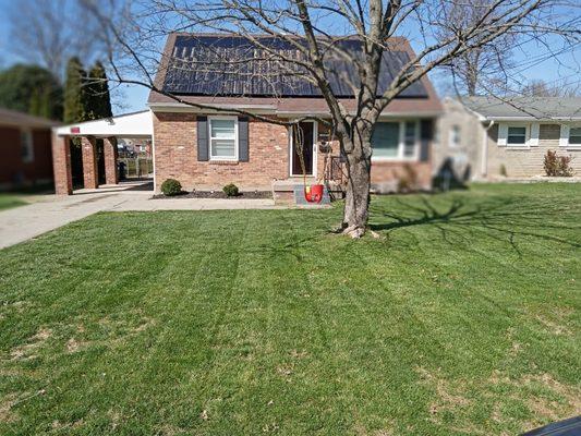 Quality cuts and lawn maintenance. Call me for further details at (502) 269-9909. I will work with anyone.