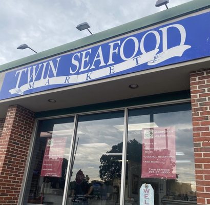 Outside of Twin Seafood Market