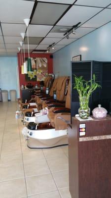 Charlie Nail & Spa