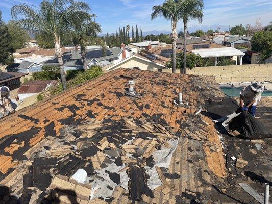 Roof demolition shingles