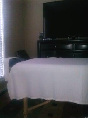 Spacious, therapuetic table and fresh linen.