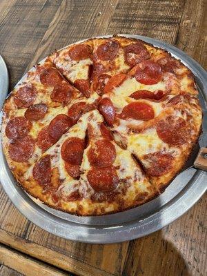 Medium pepperoni pizza