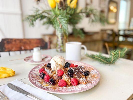 Brunch at Essex Ice Cream Cafe: Ice Cream French Toast with mixed berries, maple cinnamon Coffee