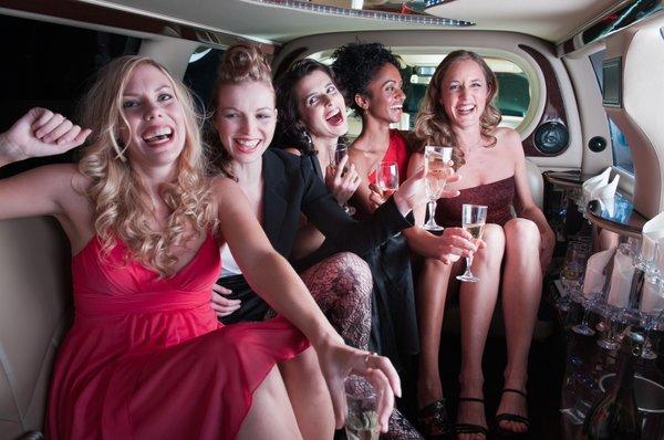 Aspen Limo, Car, SUV, Party Bus Limo, Shuttle Bus, Executive Van Chauffeured Transportation Services Minneapolis St Paul MN