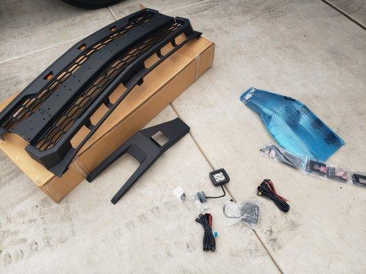 2020 Chevy Silverado grill before installation