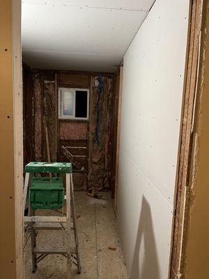 We are changing the bathtub into a shower cabin.