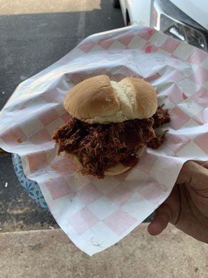 pulled pork sandwich