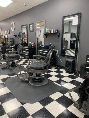 Outlaws and Roses Salon