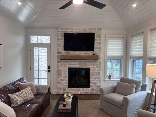 Sunroom, TV and speakers