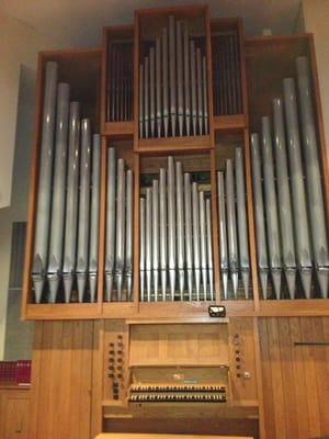 Pipe organ