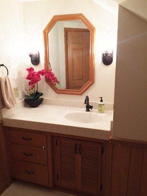 Custom solid surface vanity top