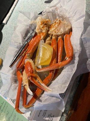 2 clusters of crab legs