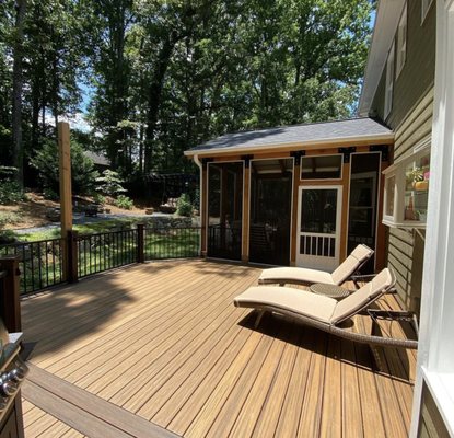 Conposite deck in backyard