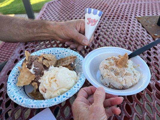 On the left is super huge vanilla and peanut butter chocolate rebel and on the right is a huge scoop of bourbon pecan my favorite Yum Yum!