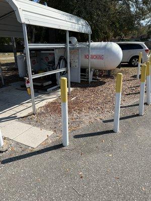 Propane refill and exchange station