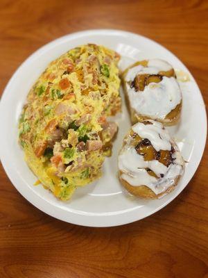 Omelette and cinnamon rolls!