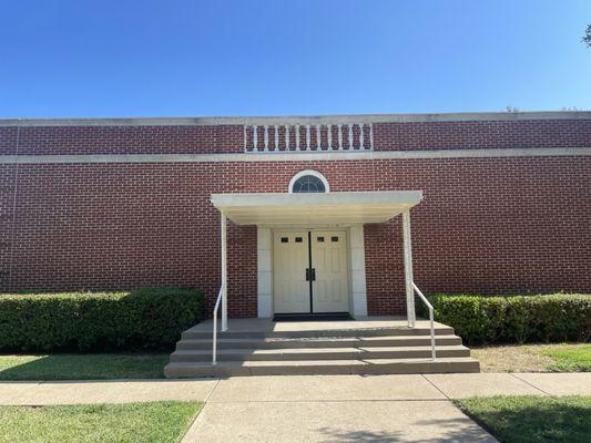 Chapel entrance which is not used for Lake Highlands Baptist Church. This is used by another church plant congregation that rents the space.