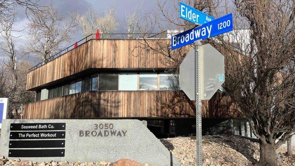 Cross streets at The Perfect Workout in Boulder