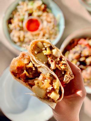 Grande Breakfast Burrito: Huevos Rancheros (12 oz)