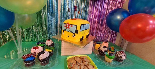 Bus cake