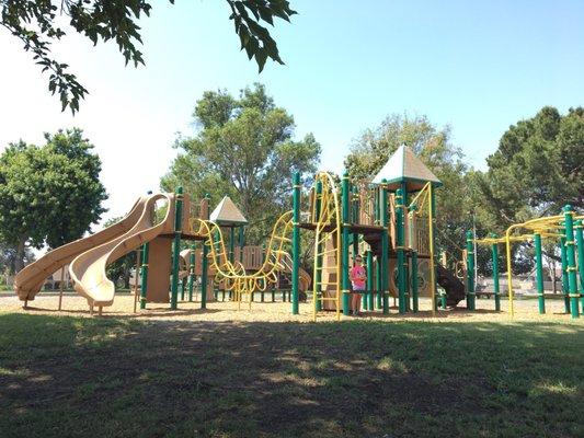 Large play area. Beautiful grassy lawn. Quiet. Wish there were more kids