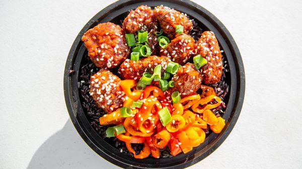 Orange Chicken Bowl with Berry Rice and Bell Peppers