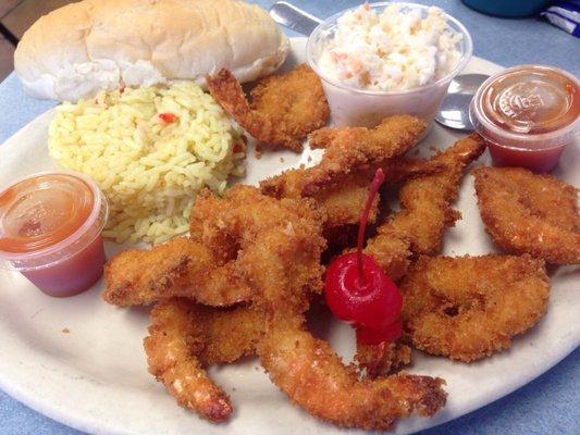 Fried shrimp with rice & pineapple coleslaw. Generous portion & delicious.