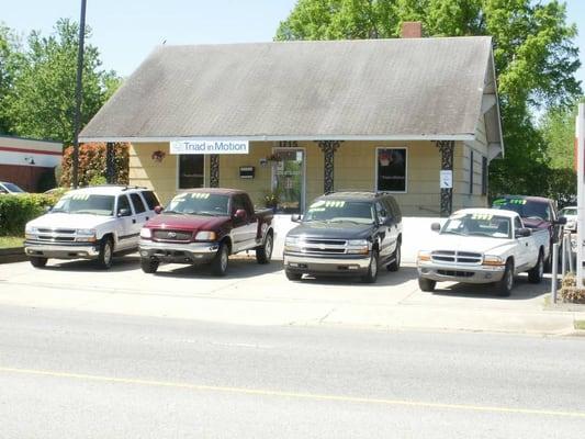 The little Yellow house with the Great BIG Deals!
 We specialize in quality used 4X4s and family vehicles. With over 30 years experience!