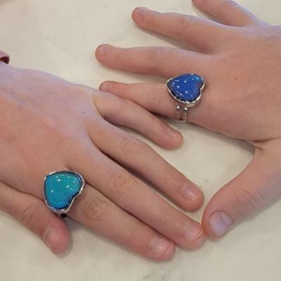 Mood rings for my girlies.