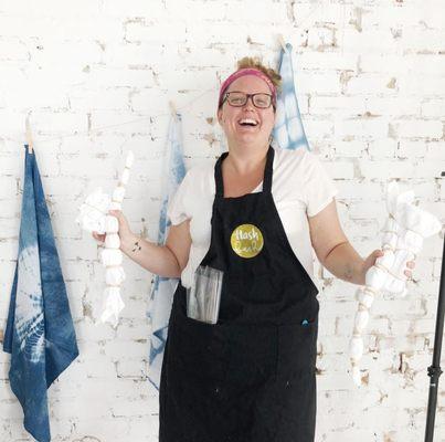 Try an indigo dyeing workshop!