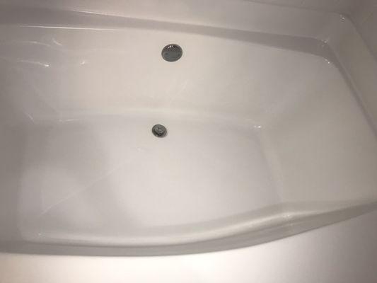 After: Smooth, pearly white tub