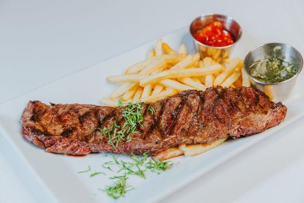 Entraña $28
12oz Grilled steak served with chimi-churri sauce