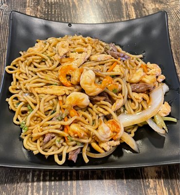 Kirin Combination Lo mein