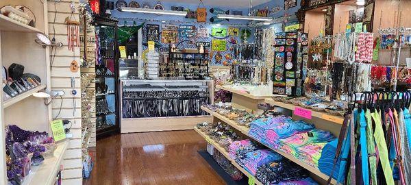 Nice selection of Sterling Silver Jewelry and Souvenirs, come Visit you won't be disappointed.