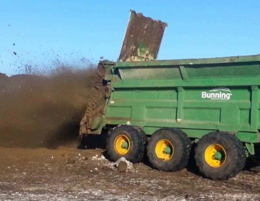 Spreading Service for farm growers that need compost, gypsum, biosolids, manure...etc