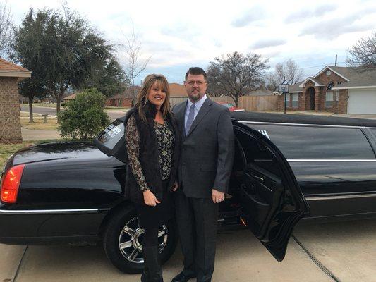 B&B Platinum Limo. We have a black Lincoln Car 10-passenger super stretch limo. Call us at 1-432-528-5999.