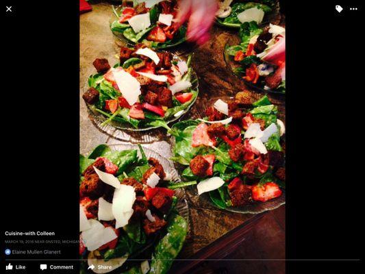 Strawberry spinach salad with poppyseed vinaigrette