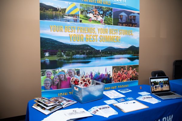 A booth at the DFW Camp Expo