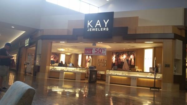 There are a couple of other jewelry stores in the mall. Pass this one by.