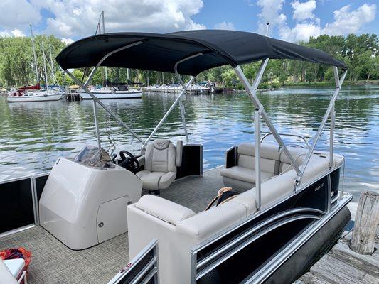 Pontoon boat -- super spacious!