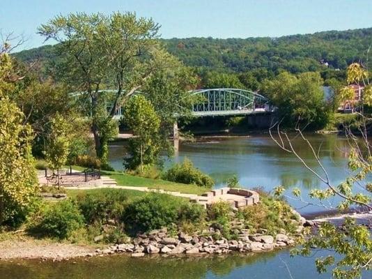 This is located at the confluence of the Susquehanna and Chenango Rivers