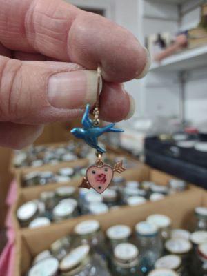 Amazing vintage enamel heart with bird earrings!!!