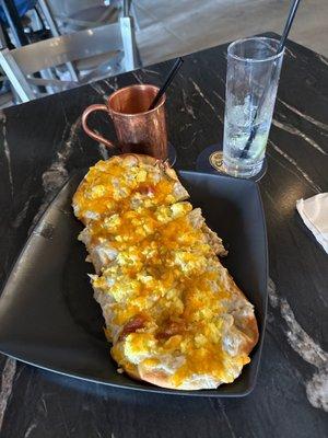 Breakfast Pizza- amazing!  Moscow Mule and Vodka Tonic w/lime- both really well made