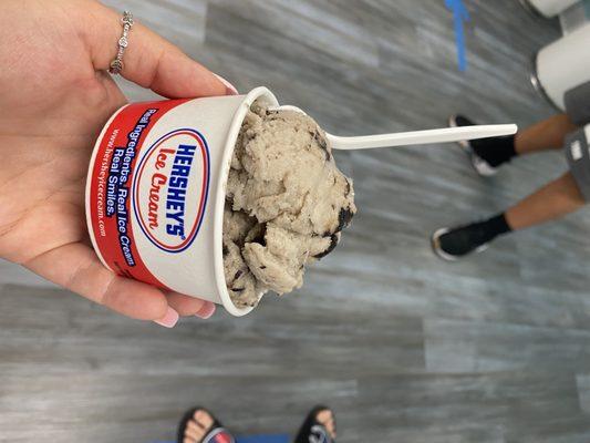 vegan cookies and cream ice cream